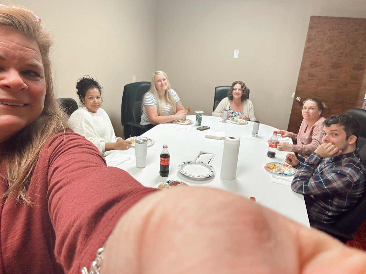 OneWellHealth's tweet image. At OneWell, we cherish the power of friendship and teamwork. 
We deeply value creating a workplace where happiness, peace, and camaraderie thrive—because the place where we spend the most time should also bring us joy💙
#Teamwork #FriendshipGoals