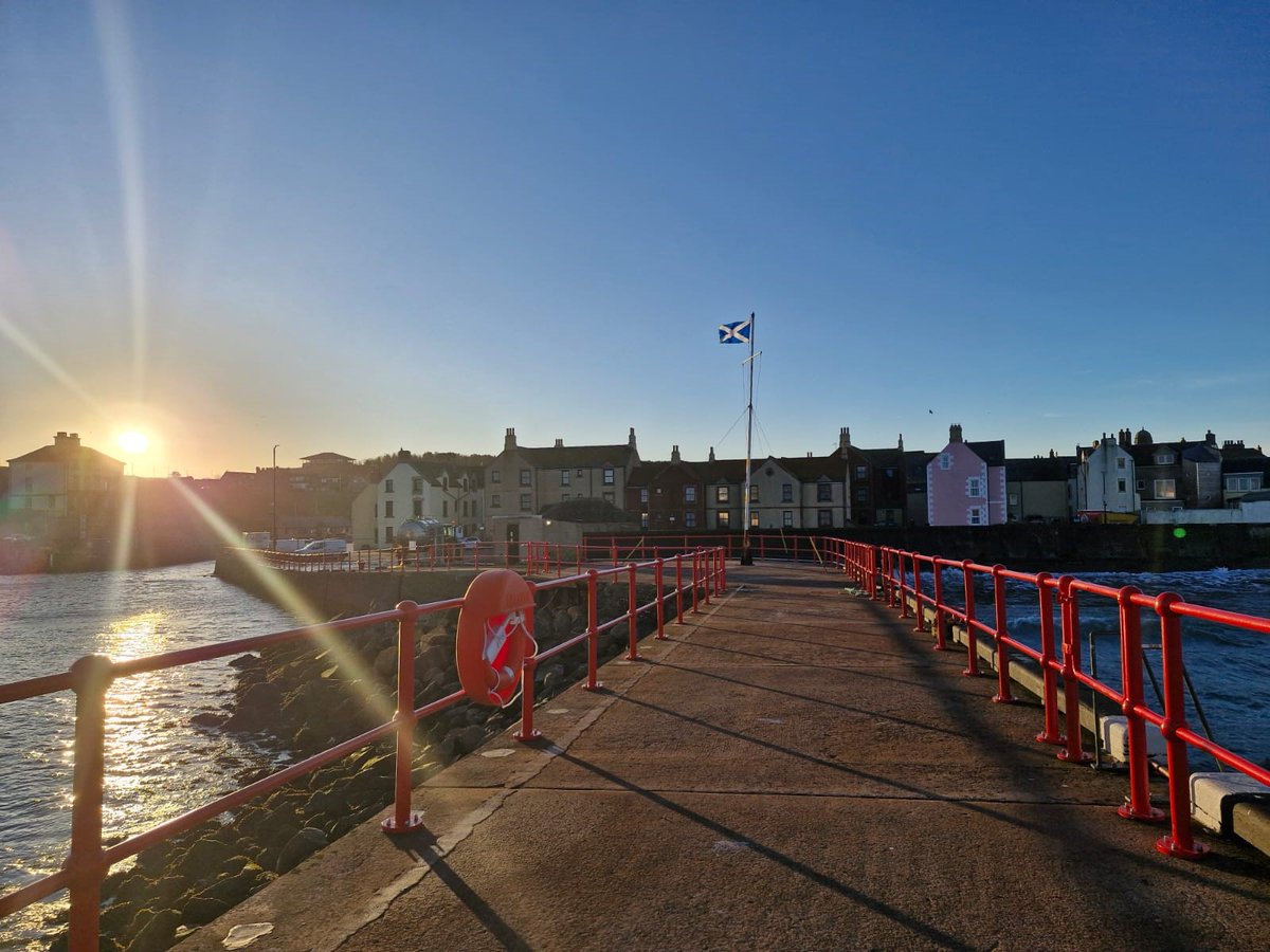 Eyemouth Harbour Trust are pleased to announce that the West Pier at Eyemouth Harbour has reopened to the public following works to install handrails! 🎉🎉
Please read the full article at our website:
eyemouth-harbour.co.uk/eyemouth-harbo…

#thankyou #communitysupport #placemaking