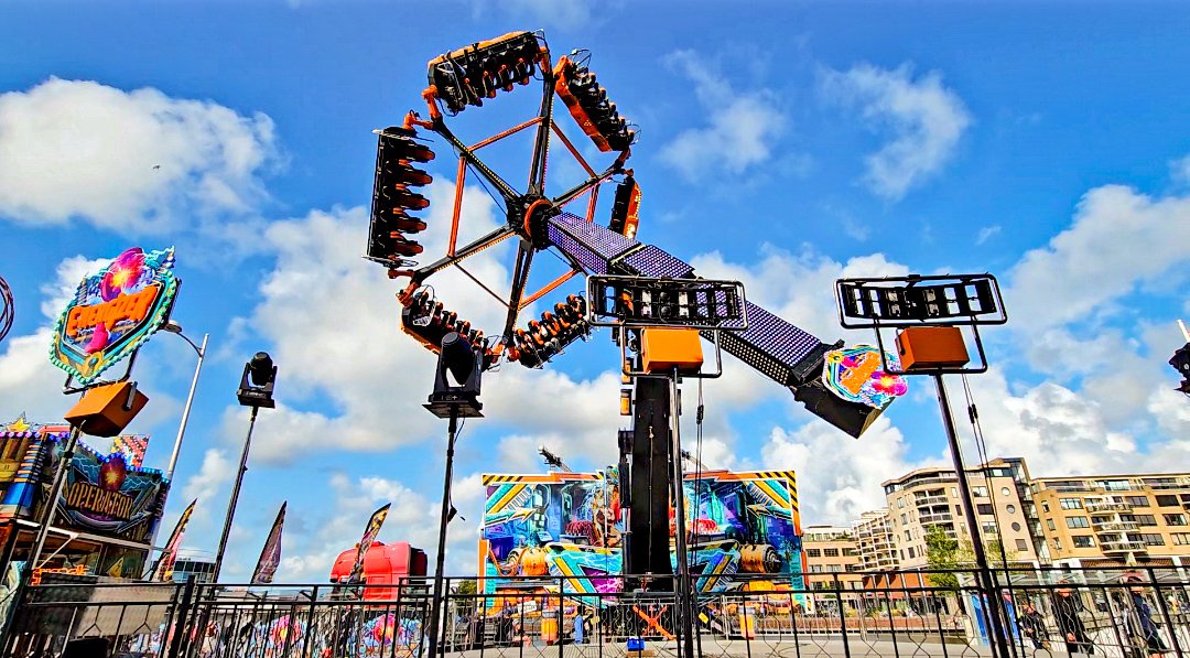 dinobreezy's tweet image. Welkom op #Dag27 van de #November_kiek challenge door @Tpzijl met vandaag als onderwerp de #Kermis