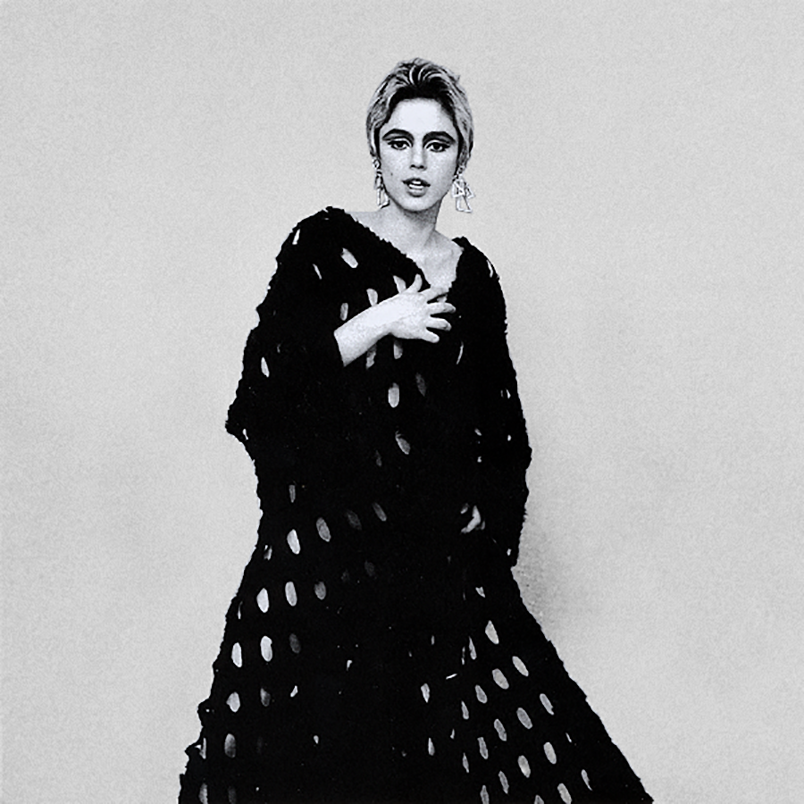 TheEdieSedgwick's tweet photo. Edie Sedgwick photographed by Fred Eberstadt, 1965 https://t.co/qHNUAt546q