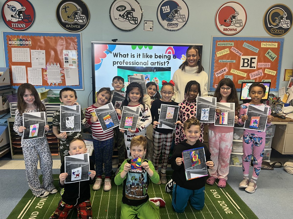 What an amazing experience! Jessie Taylor, an Oceanside alumni, came to speak to us about her life as an artist!! She is so incredibly talented and we learned how she gets inspired and what materials she uses to make her pieces. <a href="/OSchoolsPR/">Oceanside School District #OSD_NY</a> <a href="/OSchool4/">School 4</a>