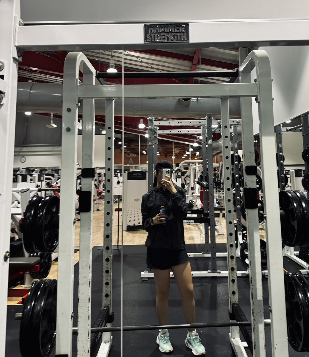 东京没有拉拉
在日本的拉子们是真的没有生理需求吗
再健身也没地方让我发挥🥹
约一下怎么那么难啊呜呜呜呜
#les #lesbian #拉拉 #女同 #女同性恋 #日本 #东京 #レズビアン