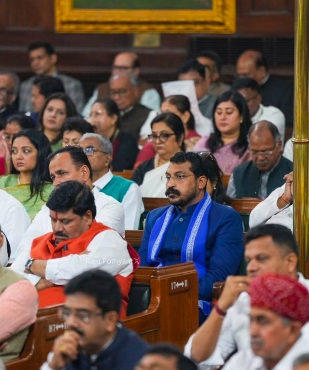 ASP4Fatehpur71's tweet photo. सांसदों में बैठ @BhimArmyChief की आंखे देखिए।ये आंखे मौका खौज रही है दलित, आदिवासी, पिछड़े और मुसलमानों के साथ होने वाले अत्याचारों के हिसाब मांगने का।आत्म विश्वास से भरी ये आंखे मौका खोज रही है उन सबको ग़लत साबित करने का, जो चन्द्रशेखर को गद्दार कहते है।ये आंखे सफल होंगी? https://t.co/V9k1cynRCY