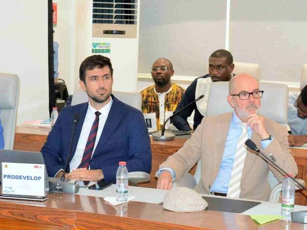 MundoMaritimo (@mundomaritimo) on Twitter photo Prodevelop implementará su software de gestión portuaria en el Puerto Autónomo de Douala, Camerún <a href="/prodevelop/">Prodevelop</a> buff.ly/3ZojP9b Prodevelop implementará su software de gestión portuaria en el Puerto Autónomo de Douala, Camerún <a href="/prodevelop/">Prodevelop</a> buff.ly/3ZojP9b
