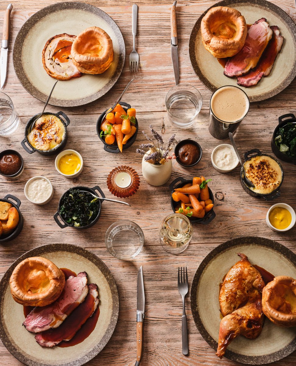 This is your sign to book a table for your Sunday Lunch with us this weekend at #tartanfoxpub 🦊⁠
⁠
We’ve got your favourite roasts served with all the trimmings. Book now and enjoy your Sunday the right way 🍽️

tartanfoxpub.co.uk/#reservations