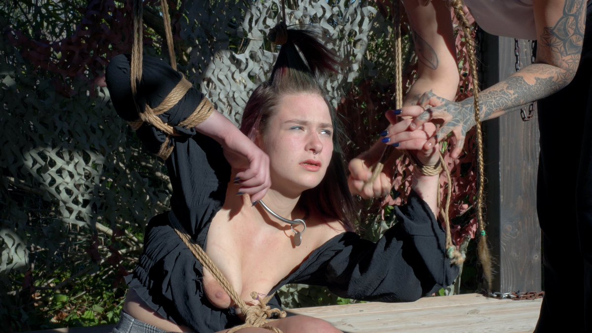 You like to see <a href="/EmilyAddams_/">Emily Addams</a> suffer? <a href="/rija_mae/">Rija Mae</a> gave her a ride with the bamboos! camera and magic edit by <a href="/IrinaVega/">Irina Vega</a> Find the full journey on <a href="/PinkLabelTV/">PinkLabel.TV</a> pinklabel.tv/on-demand/film…