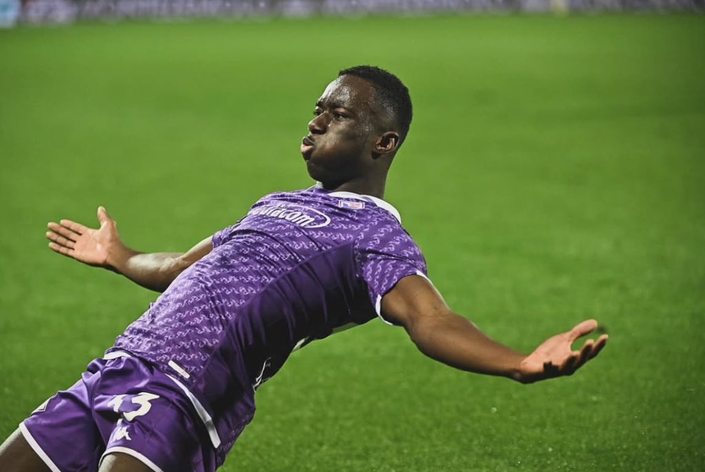 🚨✨ Fiorentina fullback Michael Kayode wins the Italian Golden Boy Award 2024 as Best Italian Talent of the Year.