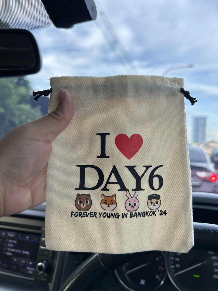 haololololo's tweet image. DAY6 Forever Young in Bangkok ‘24

🐻 Giveaway Pouch I ❤️ DAY6

📍UOB Live @ BKK
🗓️ 30/11/2024 - Day 1
🕥 TBA
🎁 17 pcs only
- only 1 pouch / person 

🐻 Selective &amp;amp; Limited trade. please DM

SEE YOU GUYS THERE ✨

#DAY6INBKK2024 #DAY6_3RD_WORLDTOUR #FOREVER_YOUNG_BKK
#Band_Aid