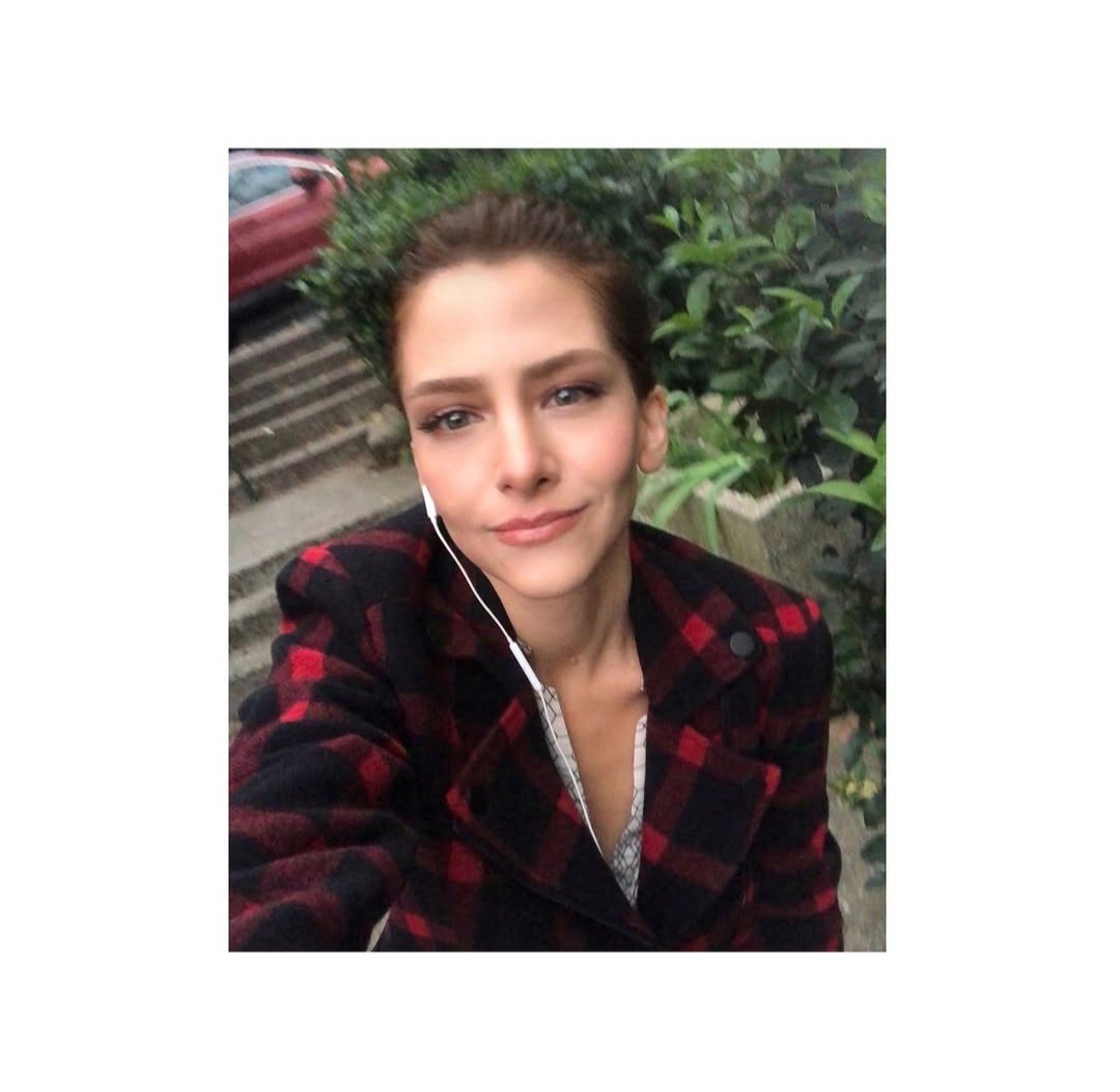 _Ezgi_Asaroglu_'s tweet photo. Seni her daim çok seviyoruz @ezgi_asaroglu 🫶🏻♥️💐😍
#EzgiAsaroğlu https://t.co/hqrK2BEYby