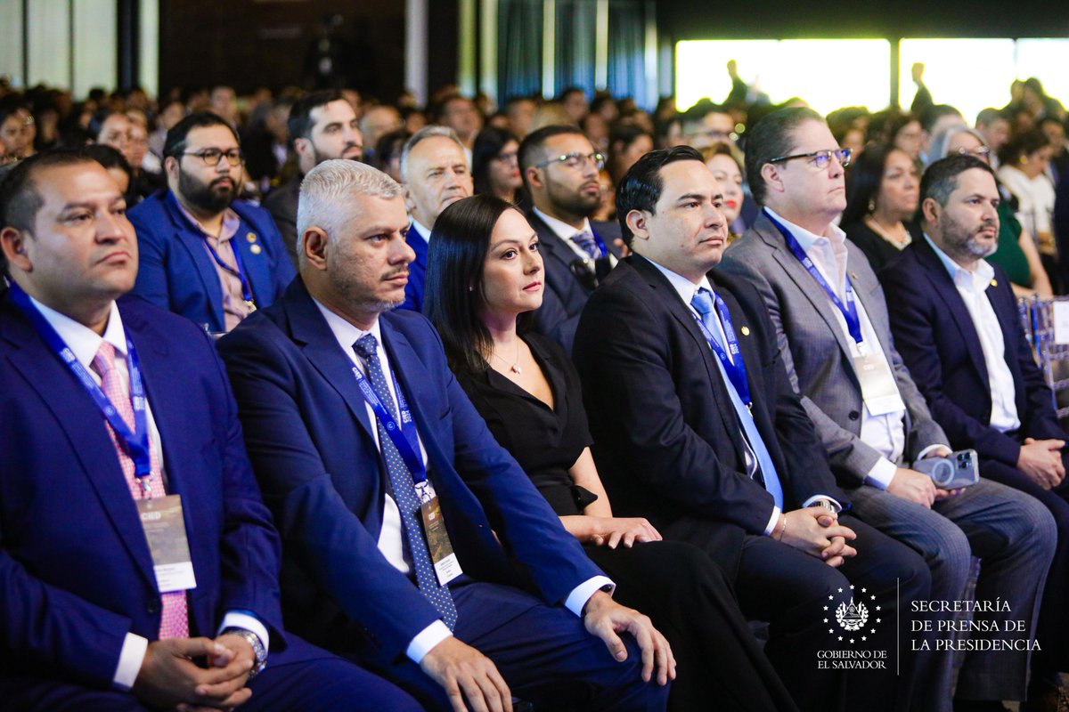 #CIED2024 | La jornada de hoy en la Conferencia Internacional sobre Estado y Democracia arranca con el  panel denominado El Salvador: Un nuevo clima de negocios, en el que participarán el presidente de <a href="/CEPASV/">CEPA</a>, <a href="/anliker1980/">Federico Anliker López 🇸🇻</a>; el director de <a href="/aduanas_SV/">Aduana El Salvador</a>, <a href="/BenjaminMayo_SV/">Benjamín Mayorga 🇸🇻</a>; el