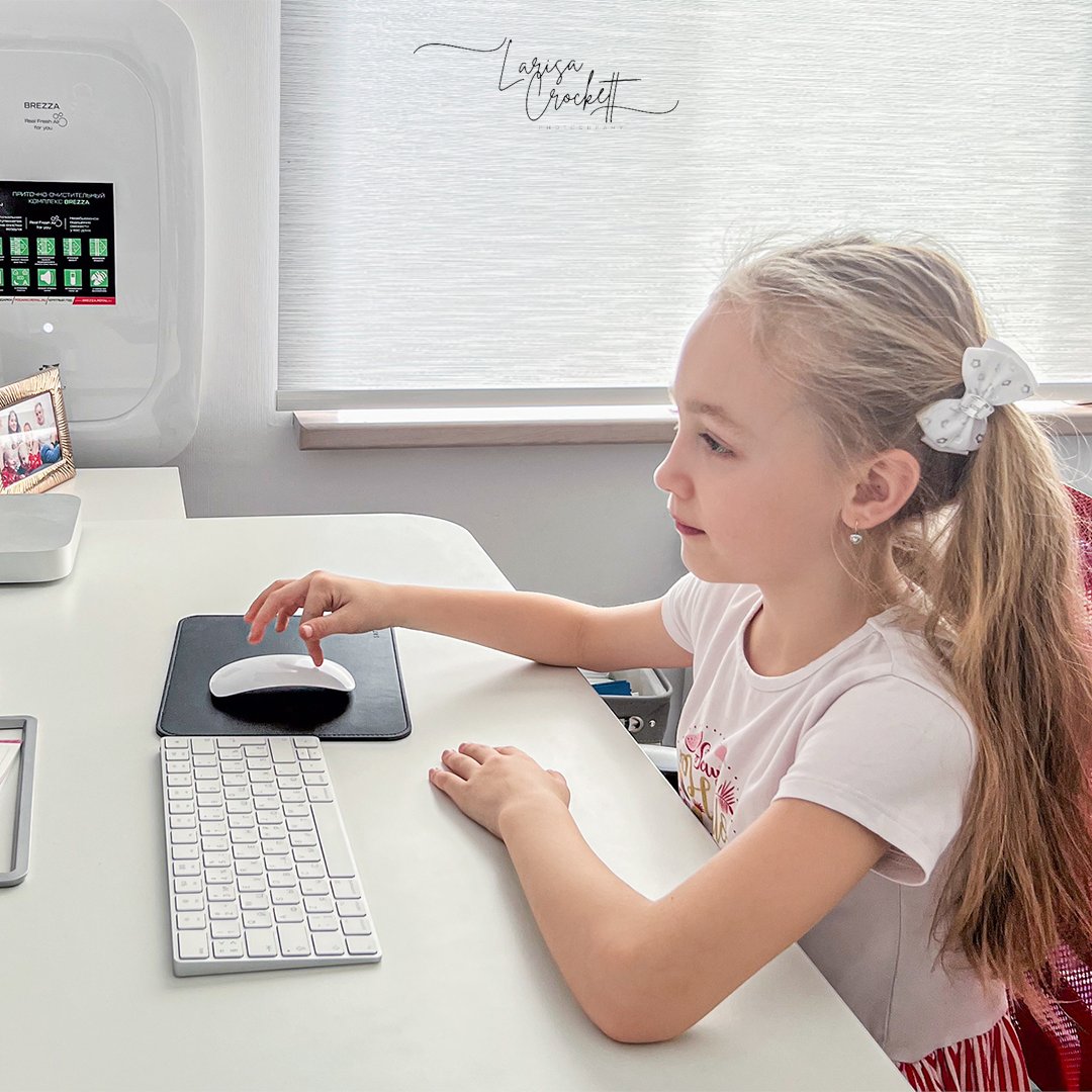 LarisaCrockett's tweet image. Here&apos;s to nurturing tech-savvy minds and capturing their journey one click at a time. 💻✨

#DigitalLearning #KidsAndTech #CuriousMinds #FutureLeaders #LearningThroughPlay #EmpoweringKids #ChildhoodGrowth #YoungLearners #BuildingSkills #TechForKids