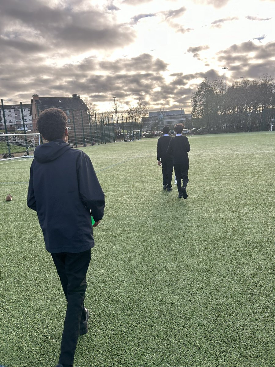 Outdoor learning today for S3 Physics! We went out onto the pitch and used the trundle wheels in order to measure the magnitude of displacement! 🧭🚶🏽‍➡️