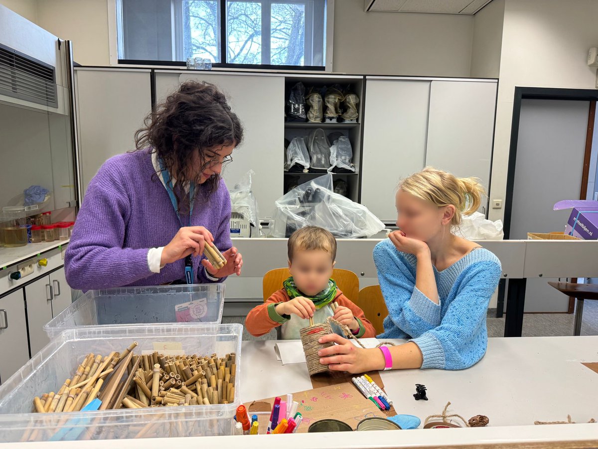 Kamiel Debeuckelaere (@kamieldebeucke1) on Twitter photo Last Sunday, we had a blast at Day of Science! Truly amazing to see kids (and parents) having fun with Biology. We made bee hotels, gave some info and got them acquainted with some common social insects
<a href="/dagvdwetenschap/">DagvandeWetenschap</a> <a href="/BiologyKULeuven/">Biology | KU Leuven</a> <a href="/kuleuven_fwet/">Fac Wetenschappen</a> <a href="/FWOVlaanderen/">FWO</a> <a href="/TWenseleers/">Tom Wenseleers now @twenseleers.bsky.social</a> Last Sunday, we had a blast at Day of Science! Truly amazing to see kids (and parents) having fun with Biology. We made bee hotels, gave some info and got them acquainted with some common social insects
<a href="/dagvdwetenschap/">DagvandeWetenschap</a> <a href="/BiologyKULeuven/">Biology | KU Leuven</a> <a href="/kuleuven_fwet/">Fac Wetenschappen</a> <a href="/FWOVlaanderen/">FWO</a> <a href="/TWenseleers/">Tom Wenseleers now @twenseleers.bsky.social</a>
