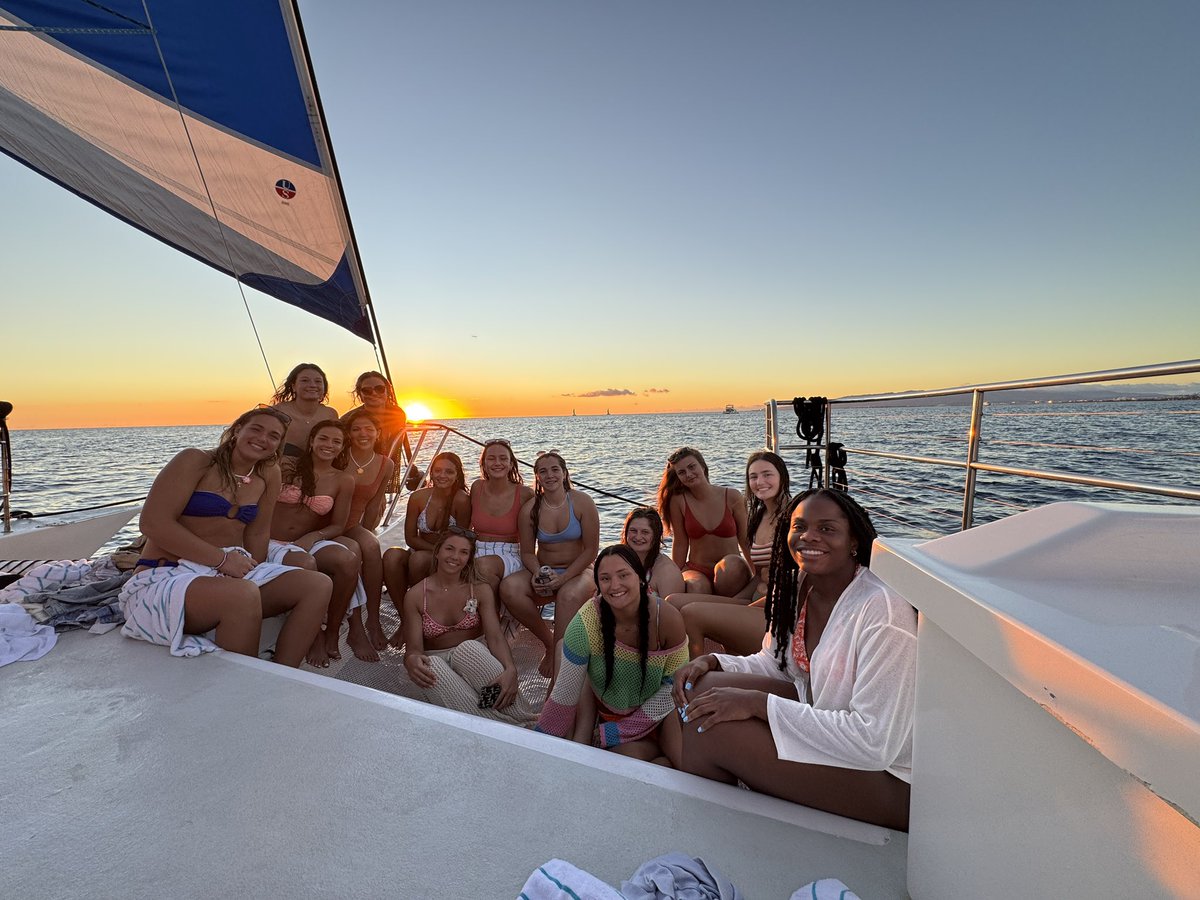 Good morning, #WolvesCountry 

Most of you were asleep last night while we were having fun in paradise so here’s some pics to start your morning off right! 

Sunset cruise and swim to end day 2 ⛵️🌅🤙

#GoWolves