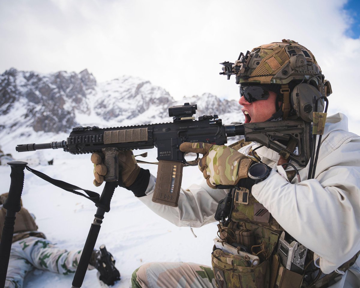 armeedeTerre's tweet photo. Pas de panique si vous entendez un peu de bruit et d'écho, en ce moment dans les massifs de la Savoie... 💥🏔️

Tout est sous contrôle de nos troupes de montagne de la @27bim 🪖
#PrépaOps #Cerces2024 https://t.co/iK1RnLY5mB