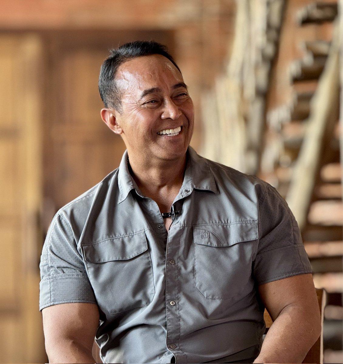 Andika Perkasa DIKEROYOK oleh :
✅️ 15 partai
✅️ Presiden Prabowo
✅️ Wakil Presiden Gibran
✅️ 2 Mantan Presiden
✅️ Uang &amp; Amplop
✅️ Bansos
✅️ Anak Presiden
✅️ Nyontek debat
✅️ "Parpol" baru

Tapi mas Rambo masih dapat suara 40%

Benar2 KIM Plus dan Jokowi