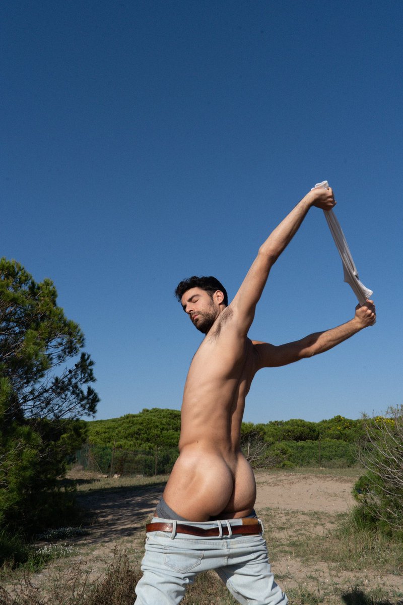 Morning Stretches 🌞

📸 by <a href="/itspanterino/">Panterino</a>