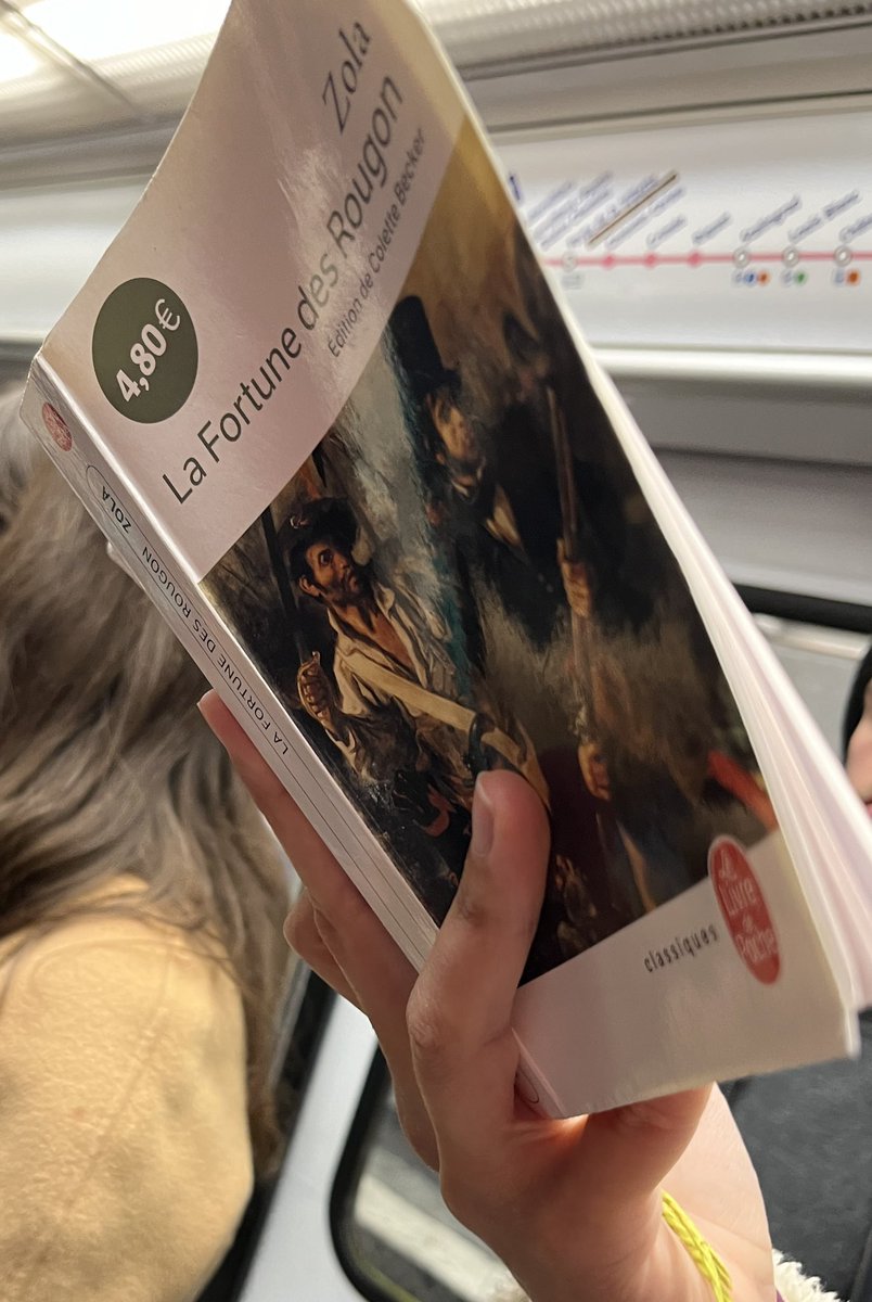 BernardLehut's tweet image. #liredanslemétro : ma voisine du jour lit « La Fortune des Rougon » d’Émile Zola @livredepoche #classiques.