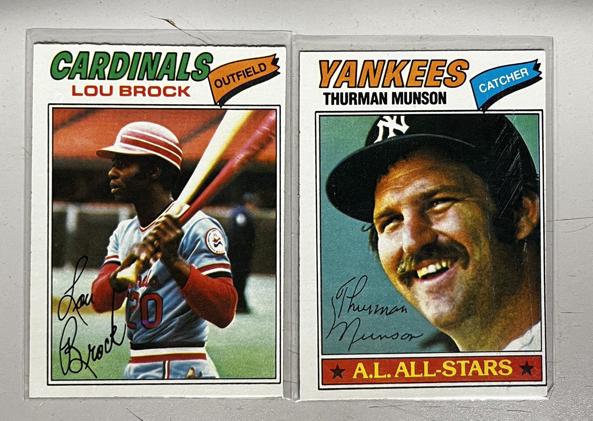 Oregarus's tweet photo. #Mailday madness! Something I might call a royal flush! #1972Topps. 18 6th series cards &amp; a copyright juxtaposed left 6th series checklist variation. Also, #1959Topps, #1970Topps &amp; #1977Topps binder buffers because these sets don’t build themselves. #SetBuilder #SetBuilding https://t.co/CjdDnCAMim