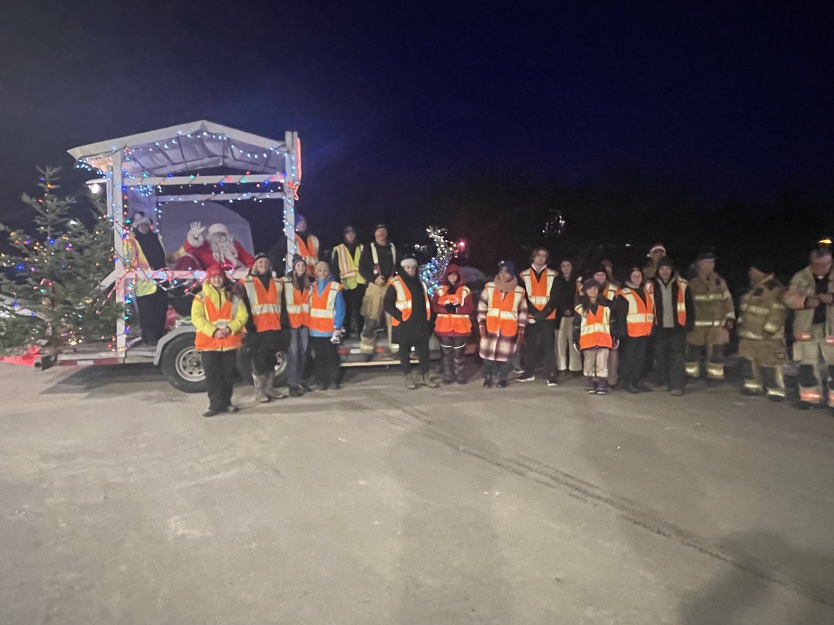 Dedicated volunteers helping with collection &amp; sorting at night 3 of 4 of the New Maryland Lion’s Club Food and Toy Drive to help those in need this Christmas. Thanks everyone who generously supported the drive with donations.⁦<a href="/valentino_nora/">Nora Valentino</a>⁩ ⁦⁩ ⁦<a href="/VanessaVVCBC/">Vanessa Vander Valk</a>⁩