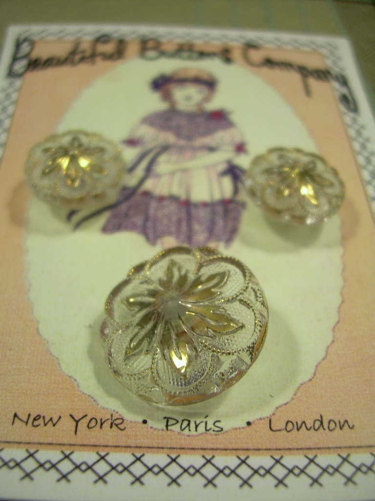 max_rainet's tweet photo. 3 Fancy Clear GLASS w gold edged Flowers VINTAGE BUTTONS * Hand sewn on Art Card https://t.co/JFOXjYWf31 
   
Wonderful buttons left over from my retail shop.  #buttons  #makers #crafters #sewing #notions  #makestuff  Please stop by! https://t.co/uJSGJRi2eu