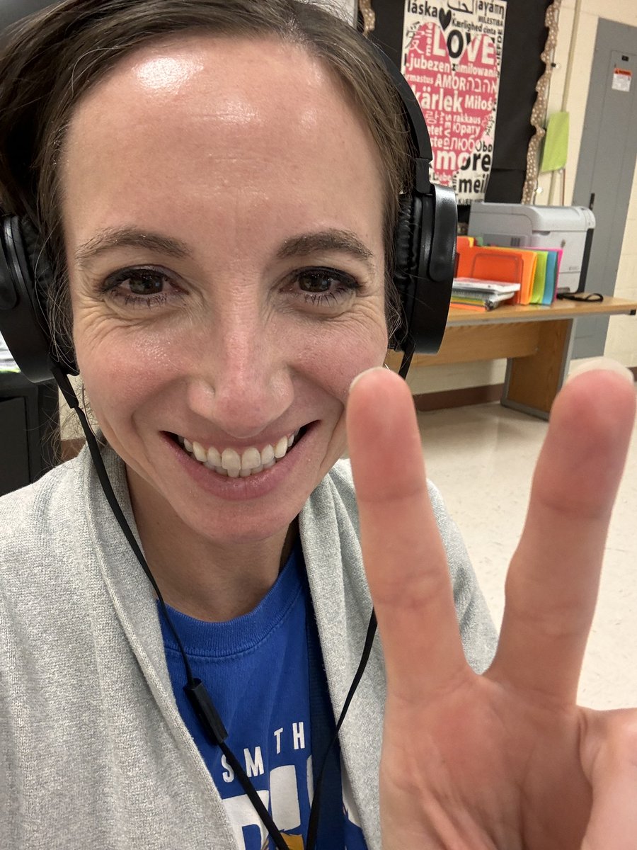 HollySawyerESL's tweet photo. V is for @vocaroo! I’ve seen incredible cognizance of speaking grow 🌱 over the last few weeks with students daily recording themselves responding to picture prompts. They’re gaining an incredible realization of what they say and how it’s said. Viva la voice! https://t.co/l8rIWkViAJ