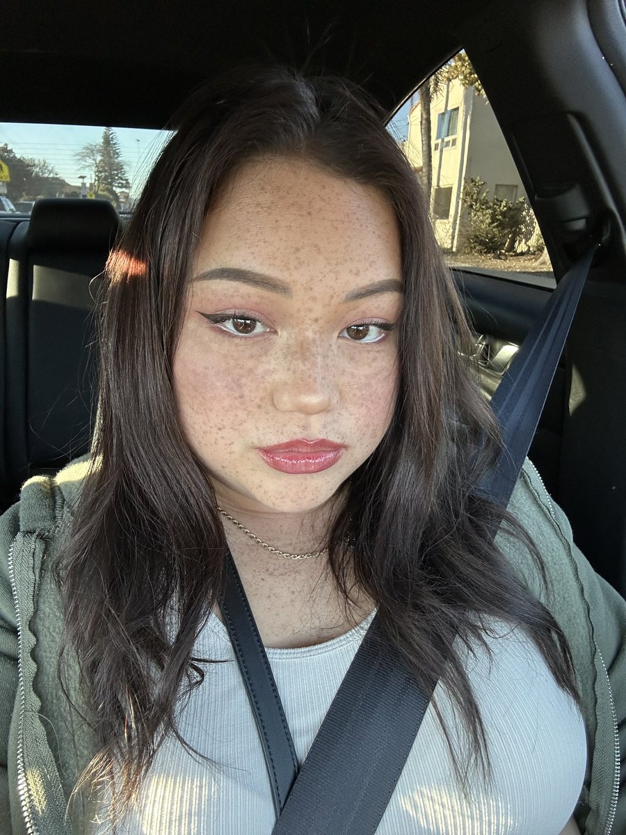 Cum on my freckles for good luck 🍀 https://t.co/SEj47dkIEa
