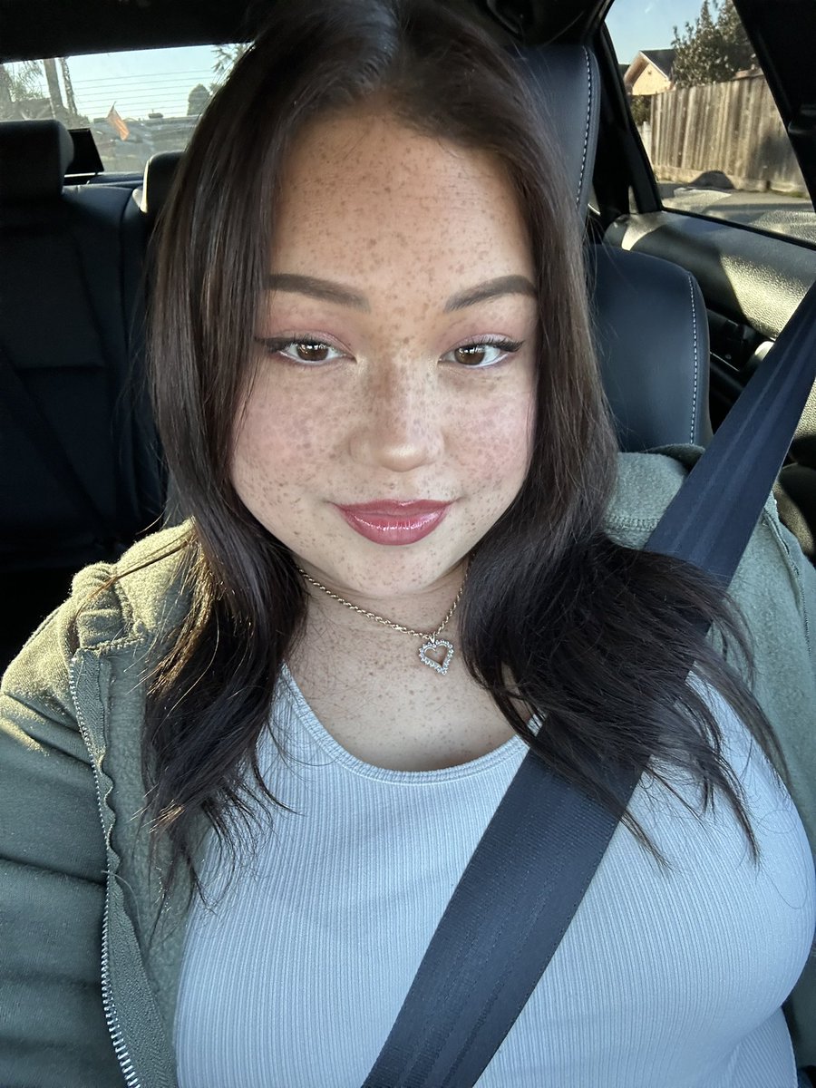 Cum on my freckles for good luck 🍀 https://t.co/SEj47dkIEa