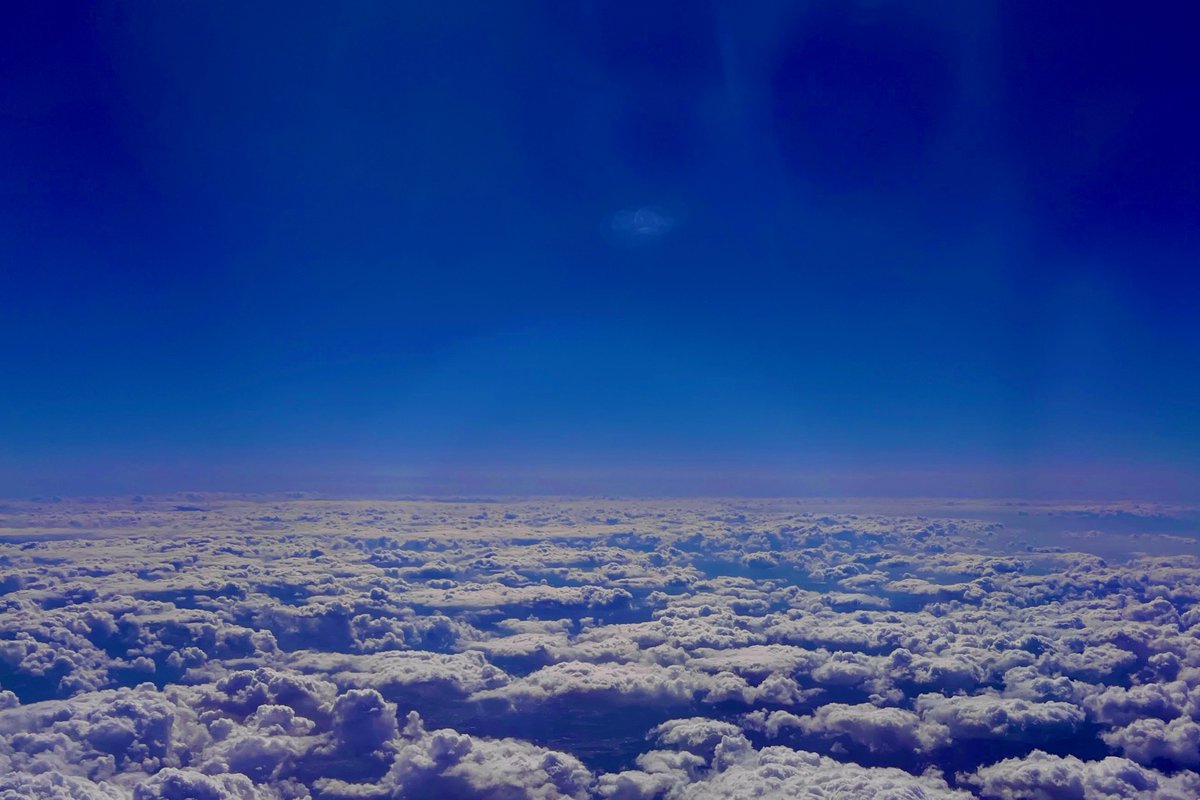 GoGo_Sarukun's tweet photo. 飛行機から見る空が��れいだった件
#iPhoneで撮影
久々投稿です🥳 https://t.co/ZzoTta28F6