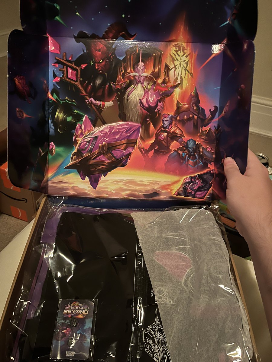 Ike (@ike__hs) on Twitter photo Thanks <a href="/PlayHearthstone/">Hearthstone</a> always excited to see these. Little early Christmas guff, I mean gift. Colors of the set are super cool will bust the goodies open tomorrow 👀 but the box itself is sick. Thanks <a href="/PlayHearthstone/">Hearthstone</a> always excited to see these. Little early Christmas guff, I mean gift. Colors of the set are super cool will bust the goodies open tomorrow 👀 but the box itself is sick.
