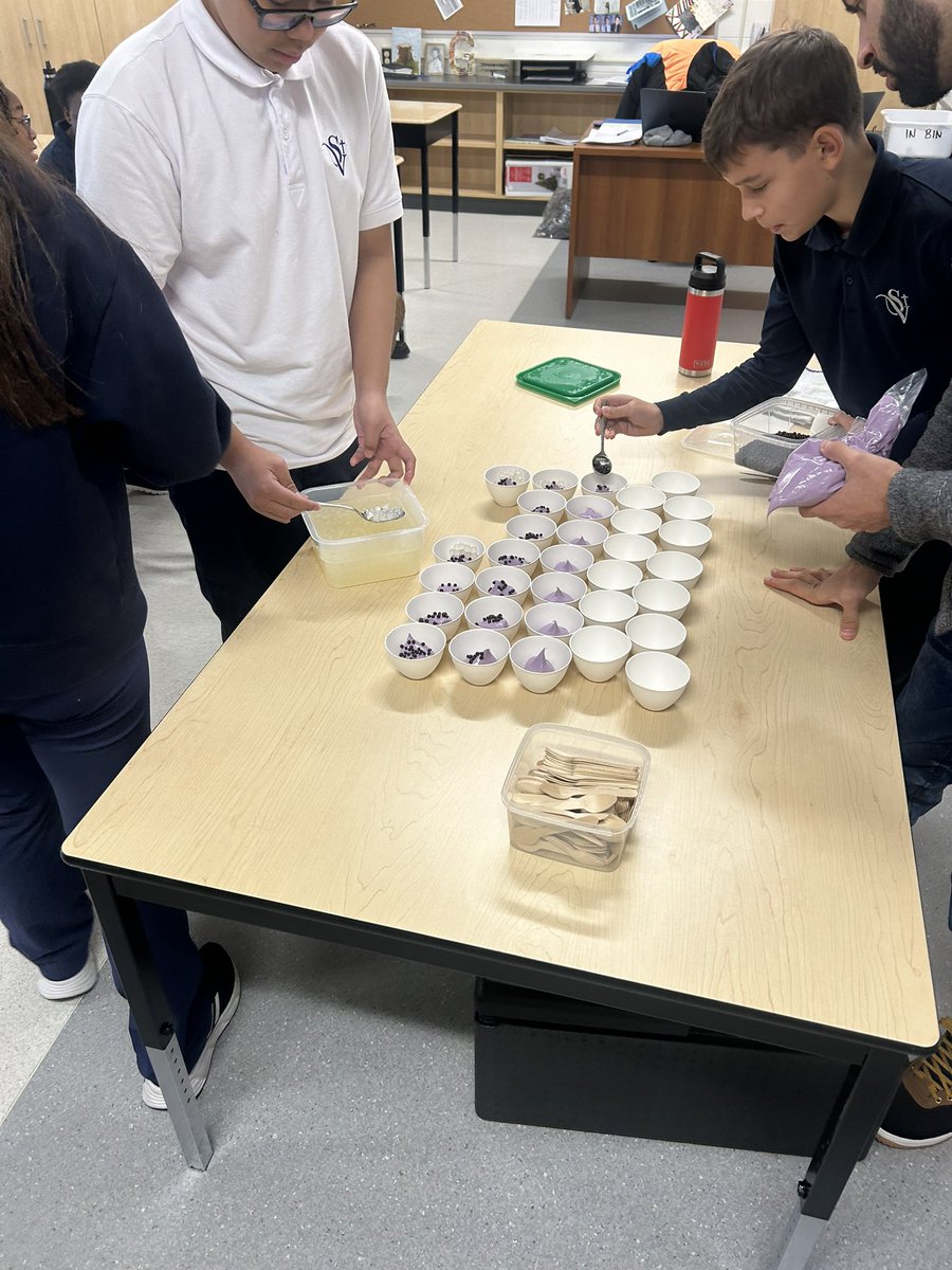 Thank you to Chef Imrun for joining us today and talking about your apprenticeship journey. Ss enjoyed hearing about experiences from your pathway and the importance of tenacity <a href="/HCDSBPathways/">HCDSB Pathways</a> @StVeronica10