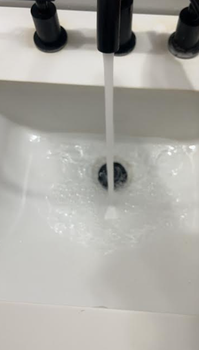 VincentMil69465's tweet photo. My house uses well water instead of regular tap water from lake Michigan🌊🚿 https://t.co/o2ImrDnR8c