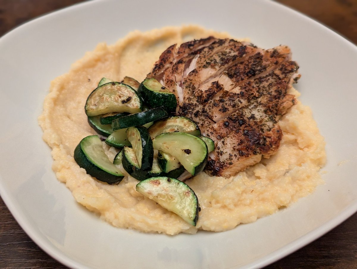 Antares_VT's tweet photo. #cheftares presents Italian herbed chicken over creamy polenta with zucchini https://t.co/ShsvHOo0UZ