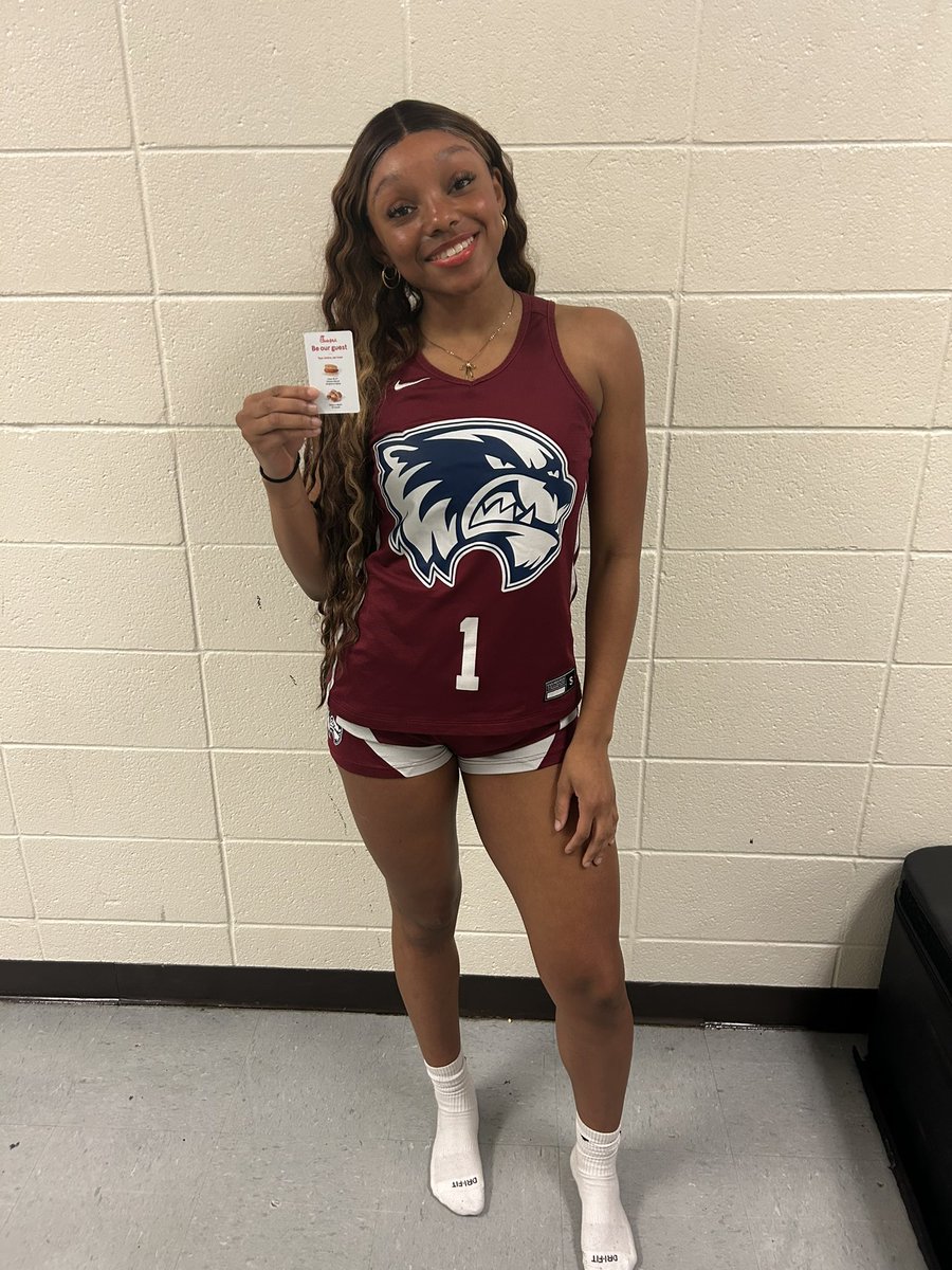 Came up short against Lassiter 
Woodstock-47
Lassiter-50 
@morghanslaterr had a big impact on the game and received player of the game! 
23pts 9reb 2stl 5blk.  Sponsored by <a href="/cfatownelake/">Chick-Fil-A Towne Lake</a> <a href="/KyleSandy355/">Kyle Sandy</a> <a href="/whsathlactivity/">WHS Athl/Activity</a> <a href="/WoodstockHS1/">Woodstock HS</a> <a href="/AJCsports/">AJC Sports</a> <a href="/WBBGems/">Womens Hoops Hidden Gems</a>