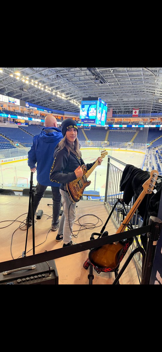 DerbyMiddle_CT's tweet image. What a night!! The UnTied Shoes performed at the Bridgeport Islanders game. 🏒🥅. An amazing opportunity for Jack, Carlos and Myles. Thank you Mr. Atkinson for making this happen.  #WeAreDMS