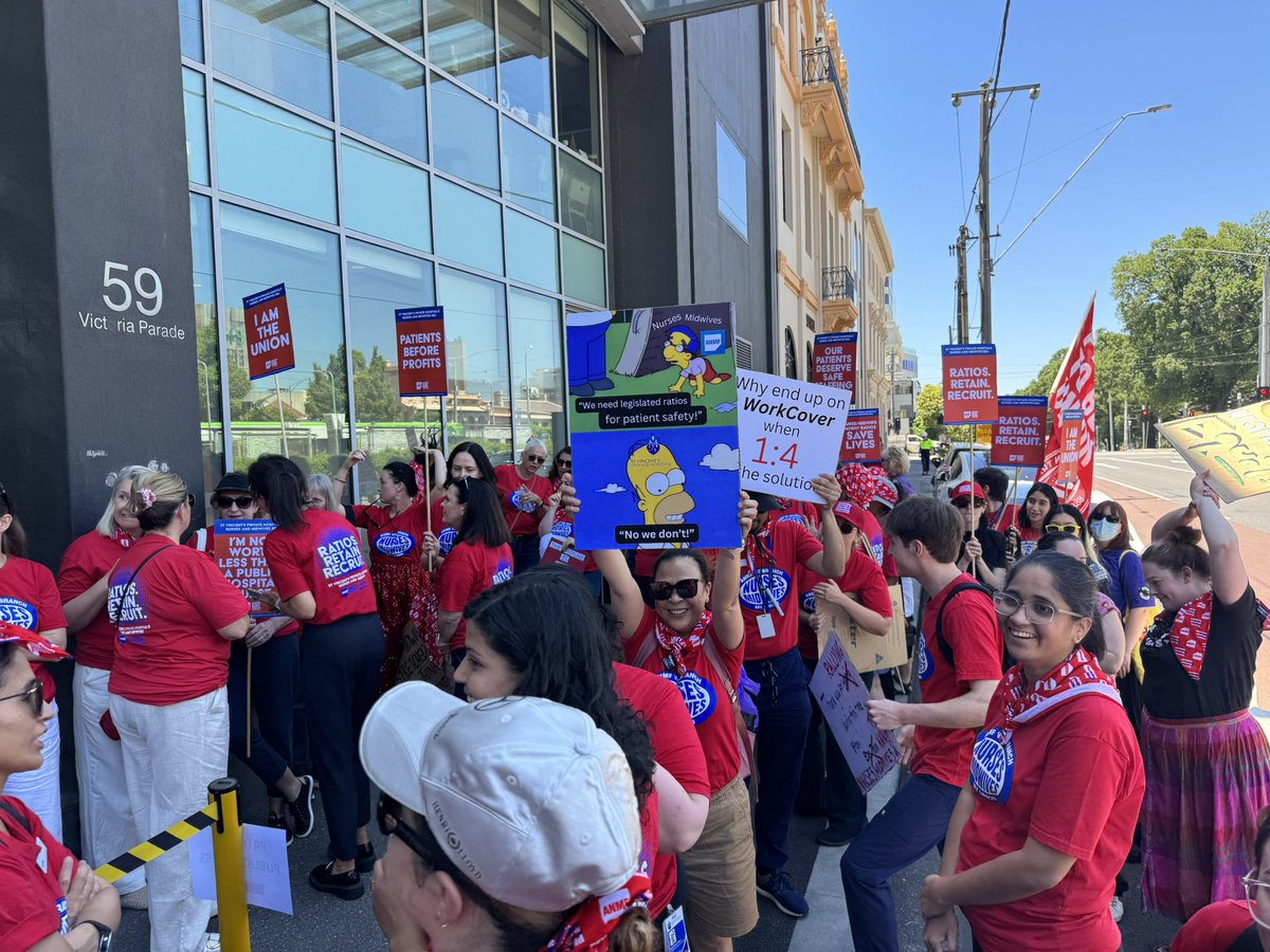lhilakari's tweet photo. Nurses walking off the job at @StVincentsMelb 

So you pay more to got to private hospital where the ratio is 1 nurse to 8 patients.

Public hospitals 1 to 4.

Nurses shouting “1 to 8, just not safe. 1 to 4, just next door.”

#springst #auspol https://t.co/6ODlRPpXEy