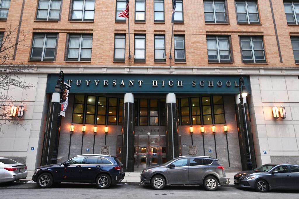NYPostOpinion's tweet photo. Activist sneak attack could kill admissions test for NYC’s elite high schools https://t.co/wonx8wDFOa https://t.co/H5IpTJo912
