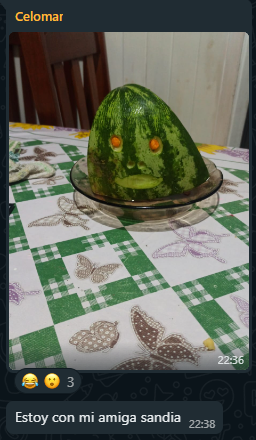 mateoexe_'s tweet photo. *en mi infancia*
- No juegues con la comida pequeño nieto 👴🏻

*abuelo hoy* https://t.co/bCfIVmZ35n