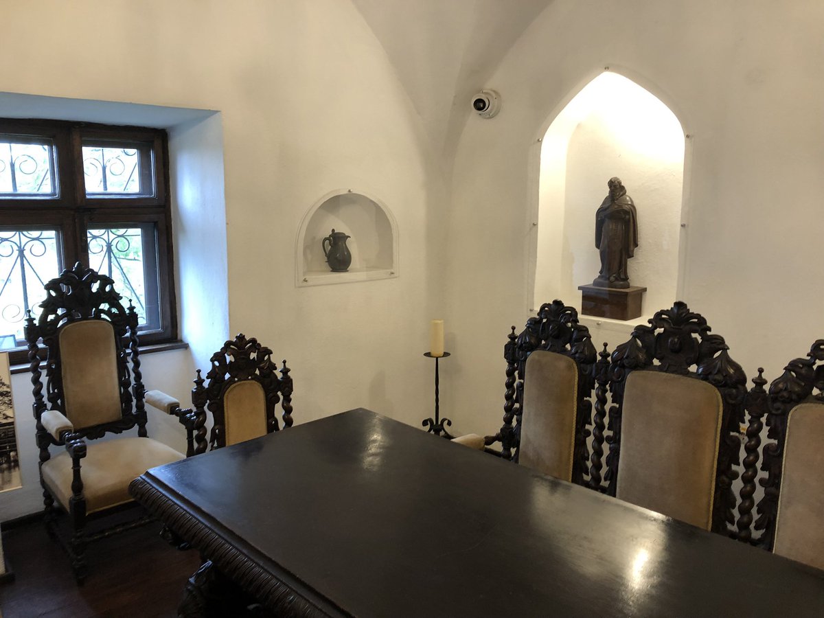 wcj003's tweet photo. @HorrorHammer1 Castelul Bran Transilvania Romania https://t.co/Vh3PQvHk9I