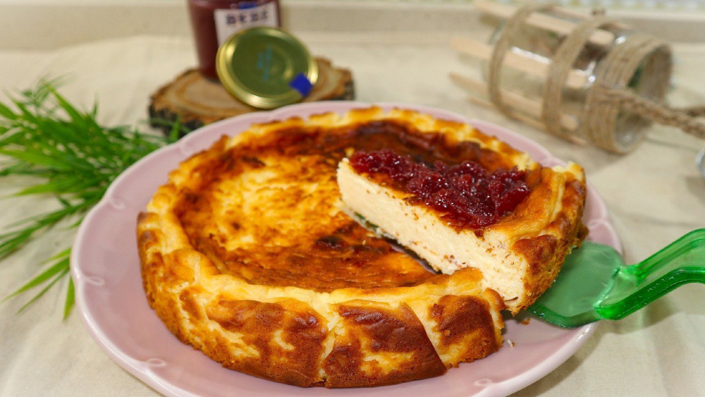 Yococinoconther's tweet photo. ¡Una tarta muy deliciosa que todos amarán!😍 Prepara una exquisita Tarta Casera de Queso con Confitura de Fresa, esta es una receta muy fácil de hacer. ¡Dale ❤️ y comparte! #yococino #recetacasera #tartas
https://t.co/S6YdouJiGn https://t.co/frph737uzE