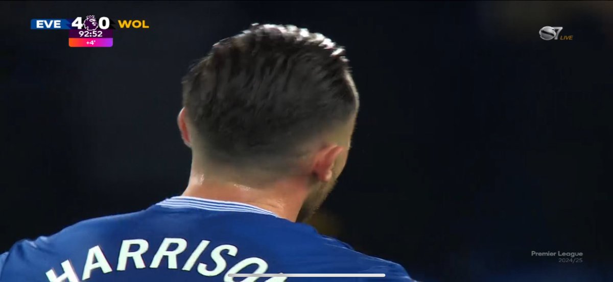 ALBfootball's tweet photo. WHAT’S WRONG WITH THIS GUY https://t.co/bk20Rfi5H3