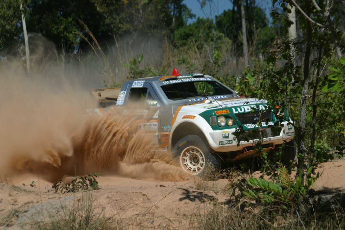 KleverKolberg's tweet image. Rally dos Sertões 2003 - Equipe Petrobras Lubrax @kleverkolberg e @lourivalroldan com @mitsubishimotorsbr L200 Evolution 3.2 Diesel
Foto: @DoniCastilho 
@sertoes
#rally #rallye #rali #sertoes #sertões #piloto