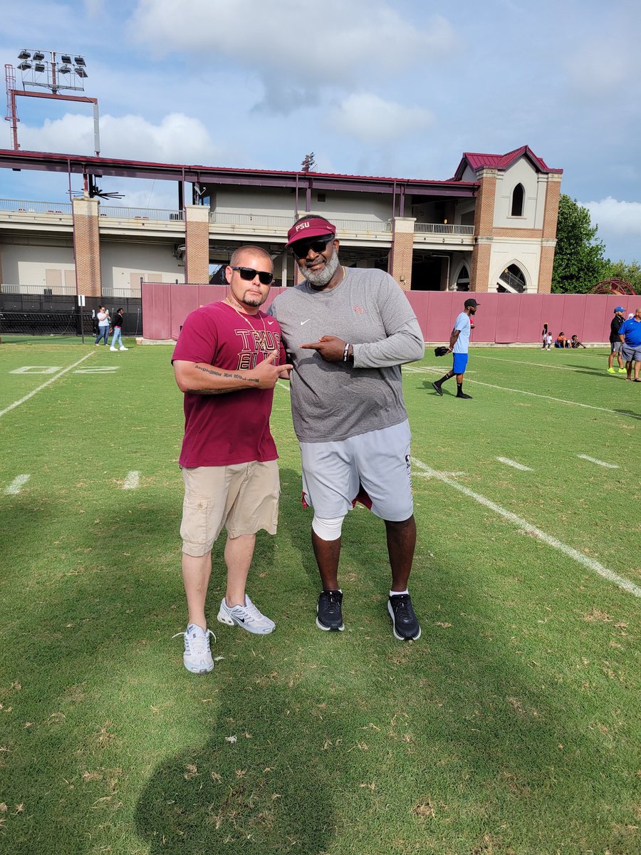 Versatile35's tweet image. Much love to the G.O.A.T @odellhaggins 🍢🍢🍢🍢🍢