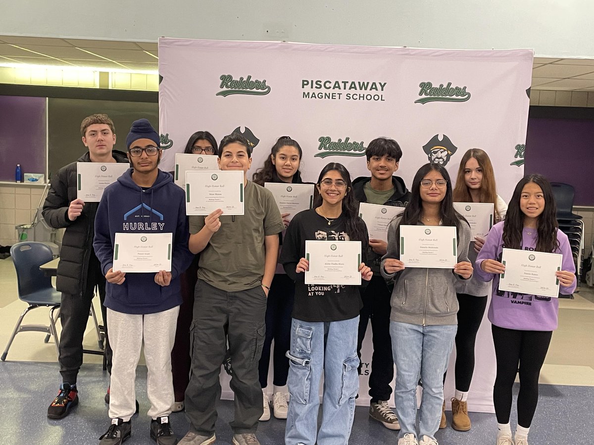Celebrating our brilliant minds ✨🏆 The High Honor Roll students were celebrated today! Congratulations to all on your academic success. #MCMagnetSchools #PiscatawayRaiders