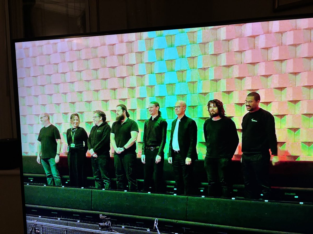 petereales tweet media