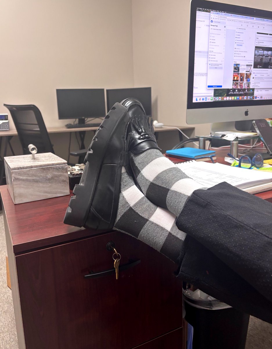 khouryautogroup's tweet image. 🧦 National Sock Day! Because life’s too short for boring socks, and our team understood the assignment.🤩

#TheKhouryGroup #NationalSockDay #FunAndFestive