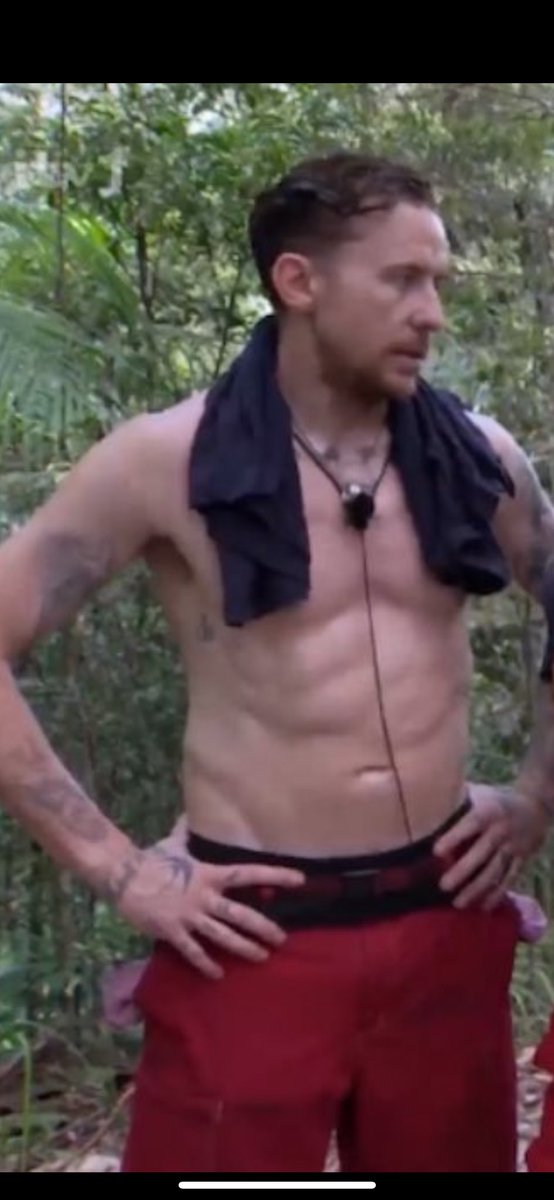cherryfender's tweet photo. itv i would just like to thank you once again you’ve made my christmas #ImACeleb https://t.co/JmaL7VodHm