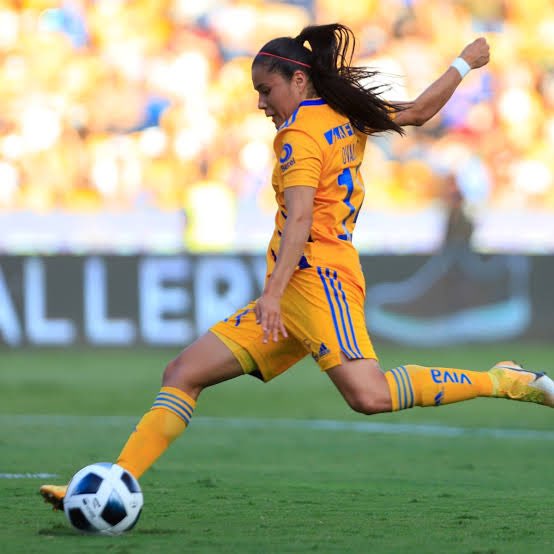 “The guardian” es un PERIÓDICO BRITÁNICO! dimensionan el hecho de que Ovalle esté ahí? Nuestra muchacha a traspasado fronteras y creo que a veces no lo valoramos tanto.

es ASOMBROSA en todos los sentidos y estoy orgullosa de estar en su barco, y creer siempre en ella 🙏🏼😭♥️