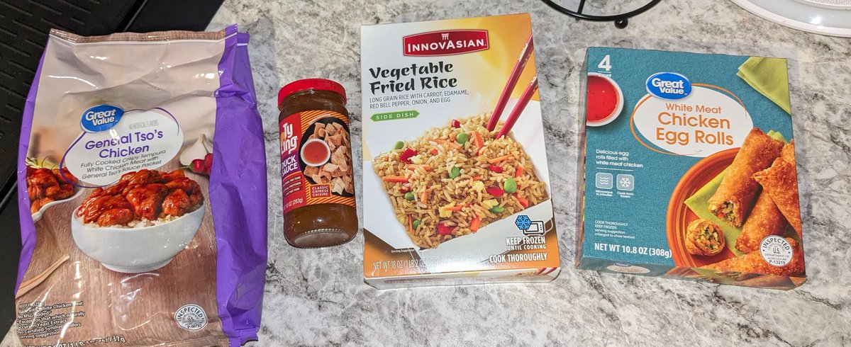 jennitsabangarr's tweet photo. Trying all of these items out for the first time!! Let's hope it's at least somewhat decent lol!! I will report back my review!! 🥡🍚🥢🤤😋 #walmart #chinesefood #dinner #eggrolls #generaltsoschicken #vegetablefriedface #wednesdaydinner #ducksauce https://t.co/x7TMSrGq7b