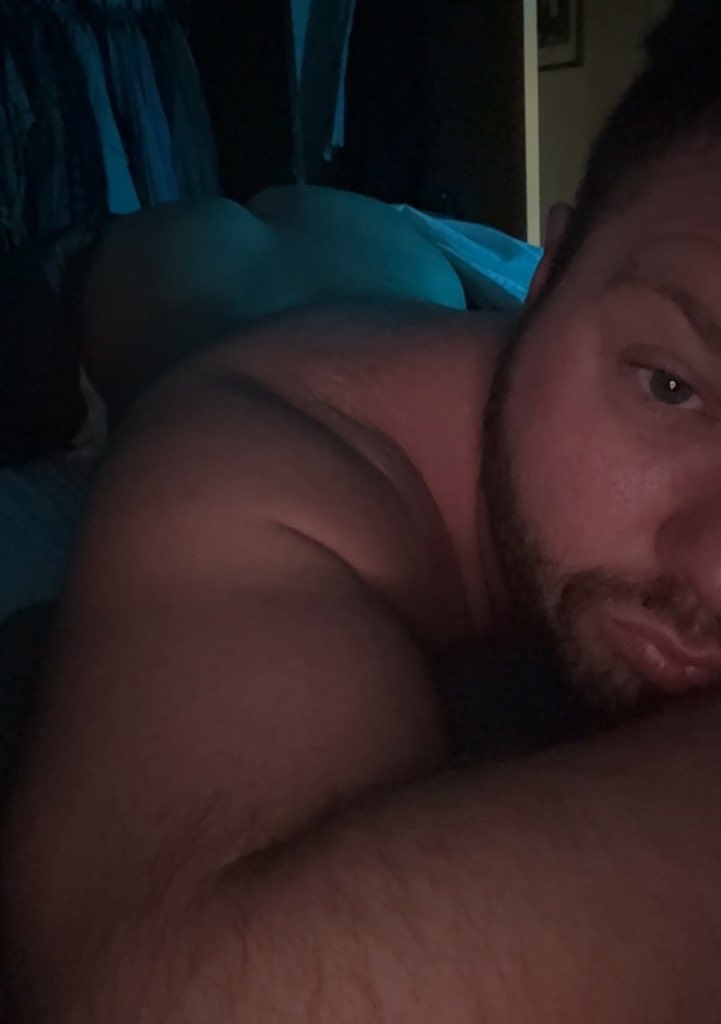 HungryBottom91's tweet photo. Need a pillow? https://t.co/B3z3VhjWRW